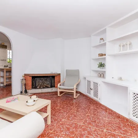 Catherine By Ghr Apartment